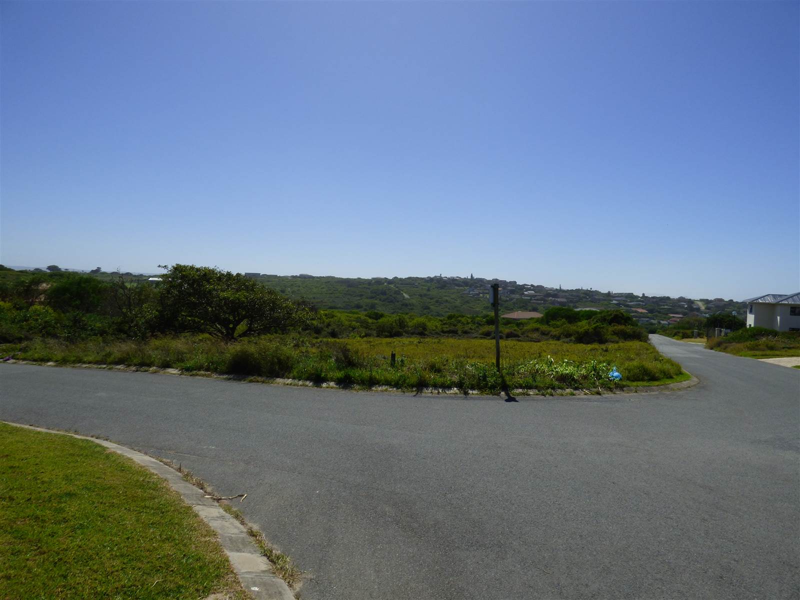 793 m² Land available in Emerald Heights photo number 9