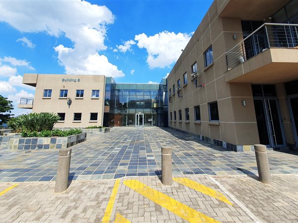 500  m² Office Space in Bryanston