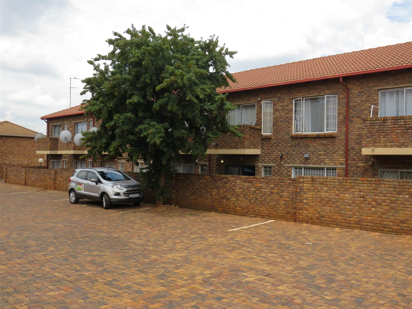 1 Bed Apartment in Highveld photo number 3