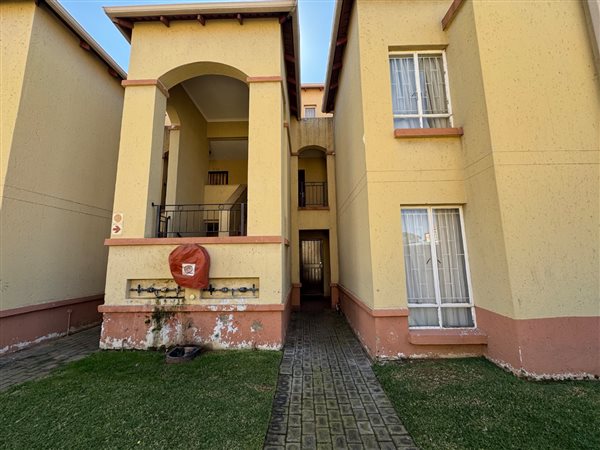 3 Bedroom Townhouse 3 Bedroom Townhouse