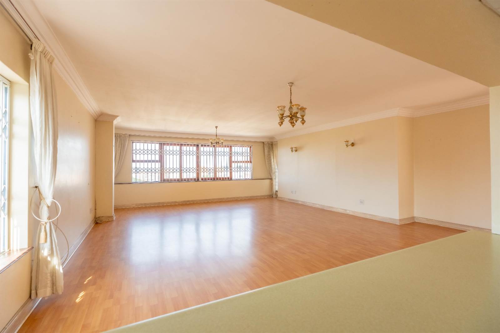3 Bed Apartment in Bulwer photo number 10