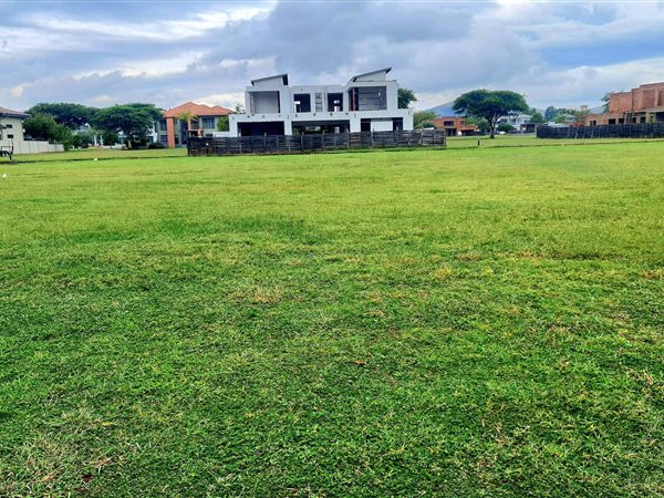 815 m² Land available in The Islands Estate