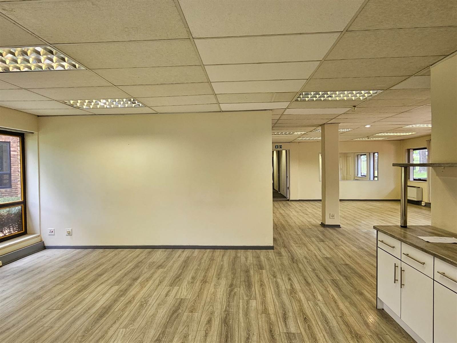 381  m² Commercial space in Woodmead photo number 3