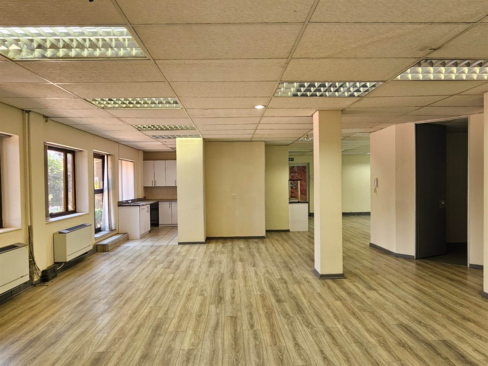381  m² Commercial space in Woodmead photo number 10