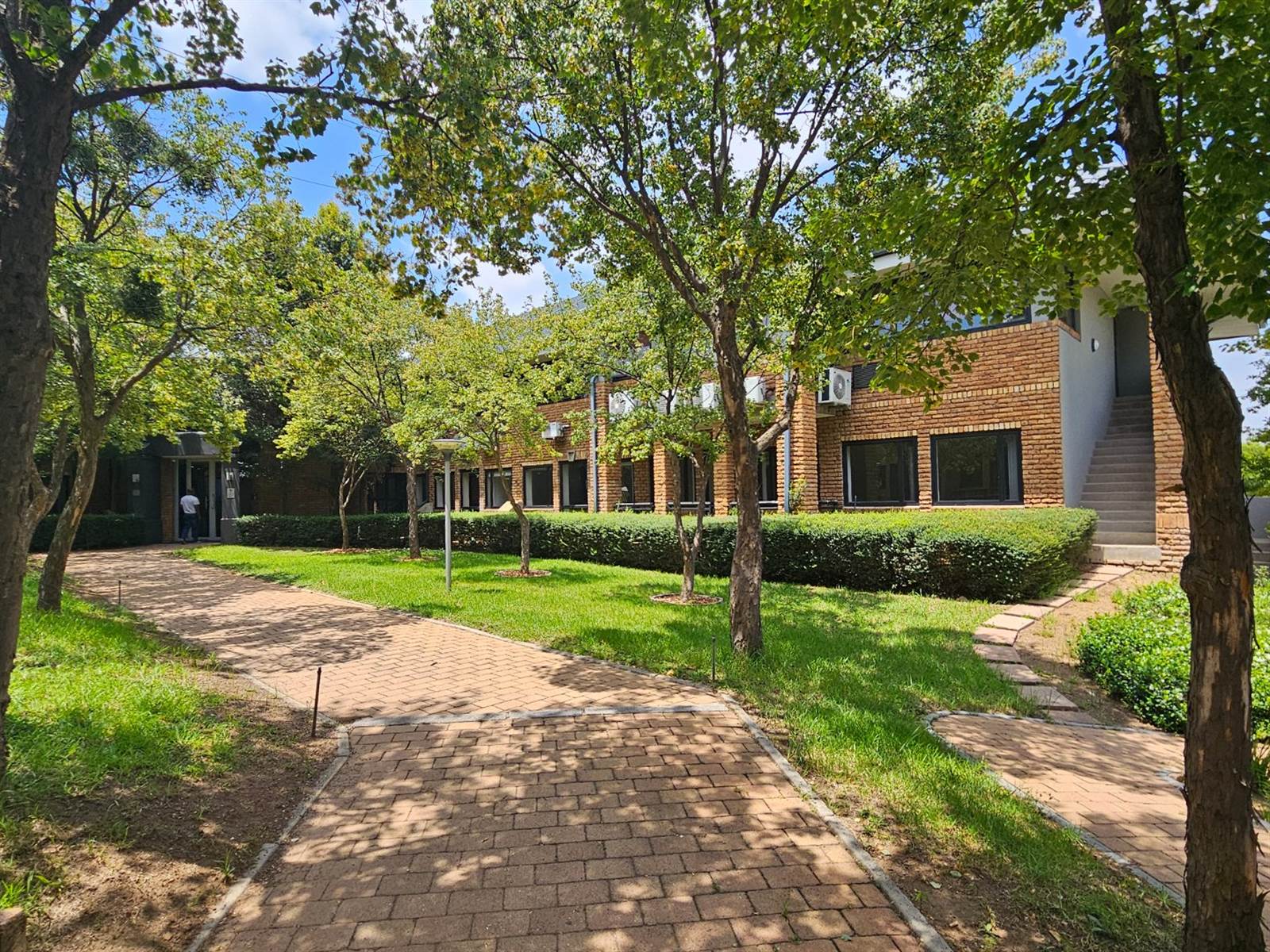 381  m² Commercial space in Woodmead photo number 1