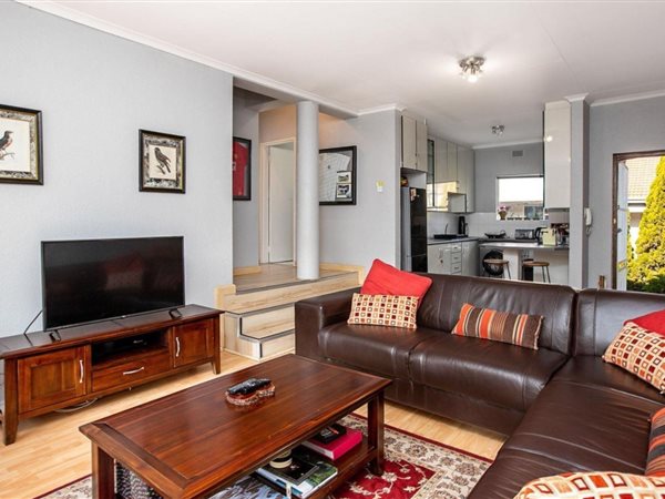 2 Bed Townhouse in Epsom Downs