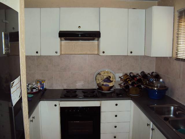 2 Bed Townhouse in Mondeor photo number 6