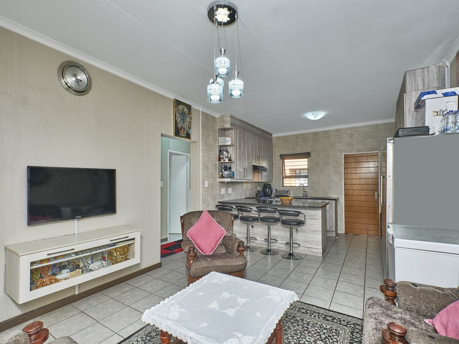 2 Bed Townhouse in Wilgeheuwel photo number 9