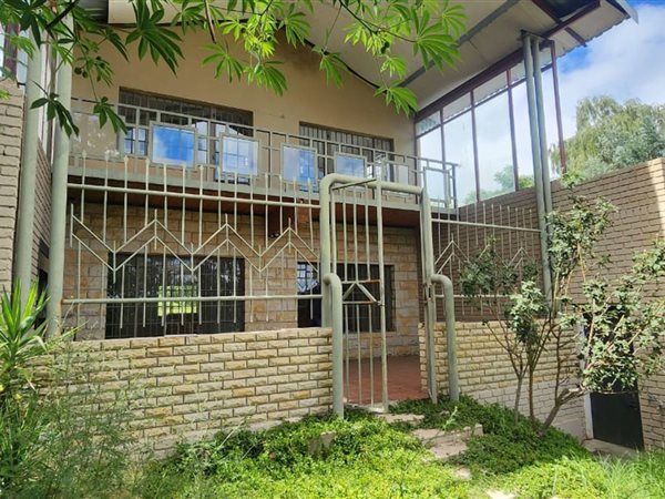 4.3 ha Smallholding 4.3 ha Smallholding