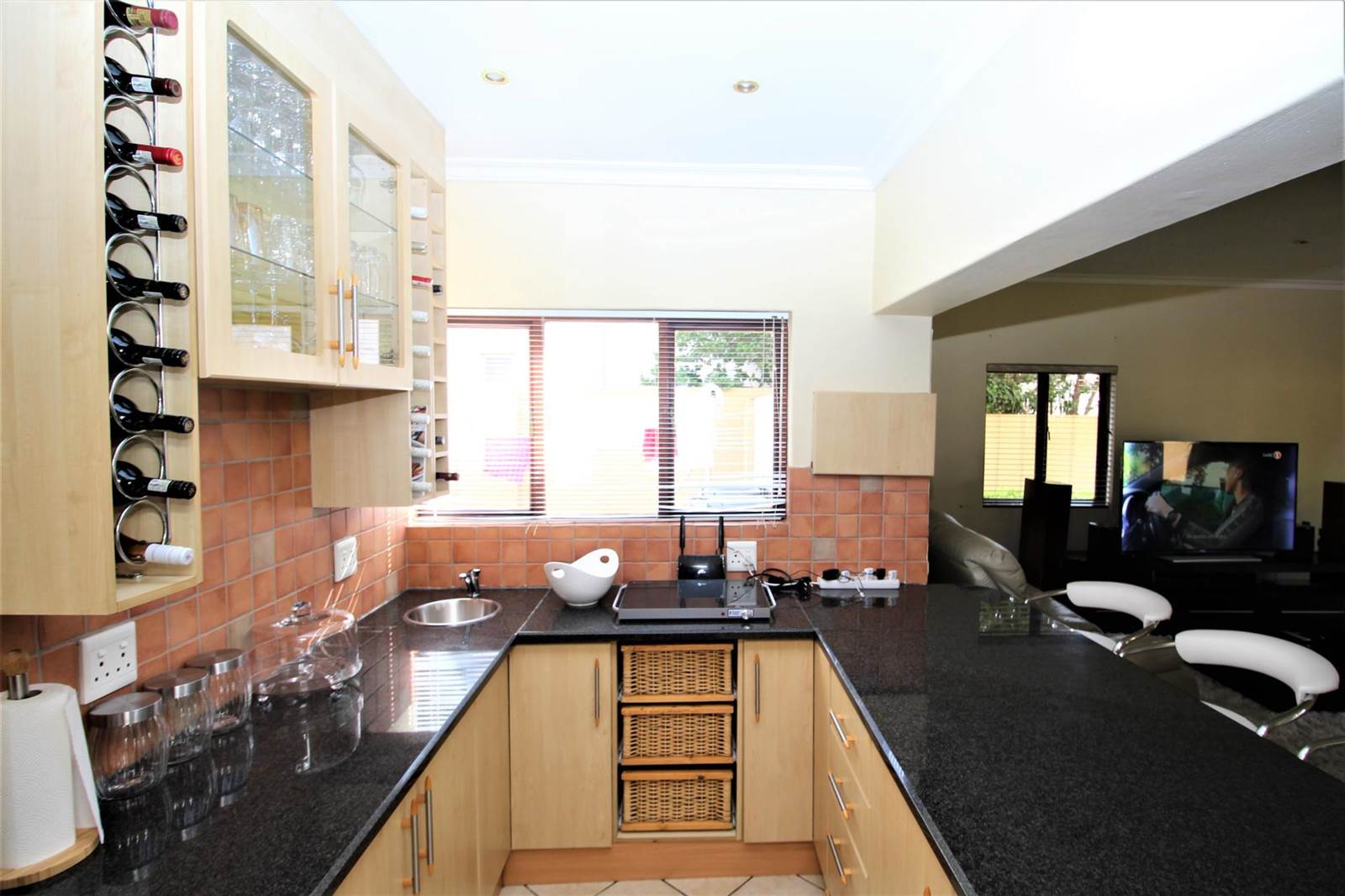 4 Bed House in Silver Lakes Golf Estate photo number 2