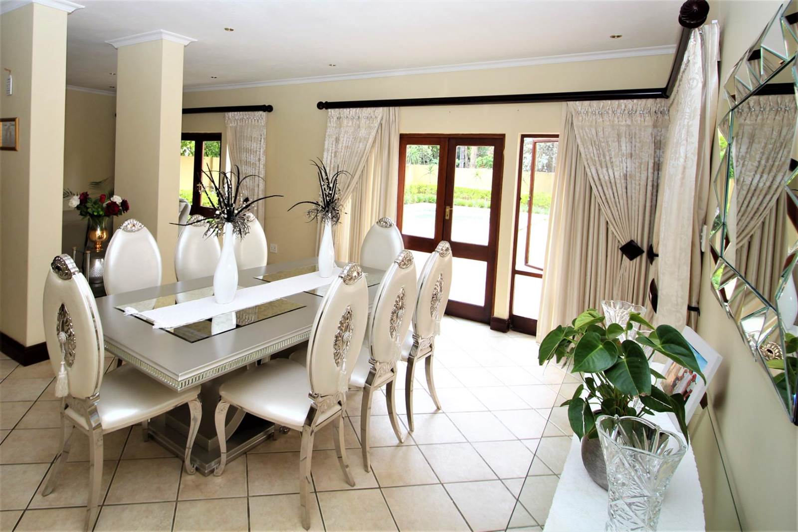 4 Bed House in Silver Lakes Golf Estate photo number 4