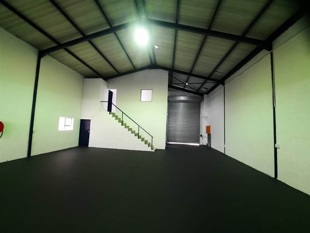 465  m² Industrial space in Beaconvale photo number 2