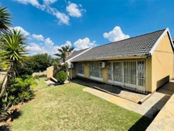 4 Bedroom House 4 Bedroom House