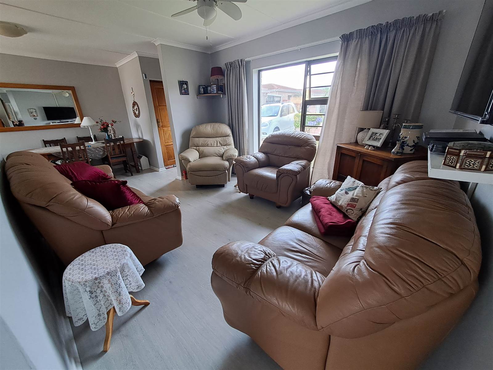 2 Bed Townhouse in Jeffreys Bay photo number 6