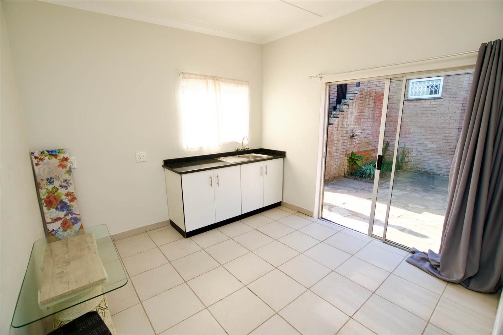 3 Bed House in Blythedale Beach photo number 13