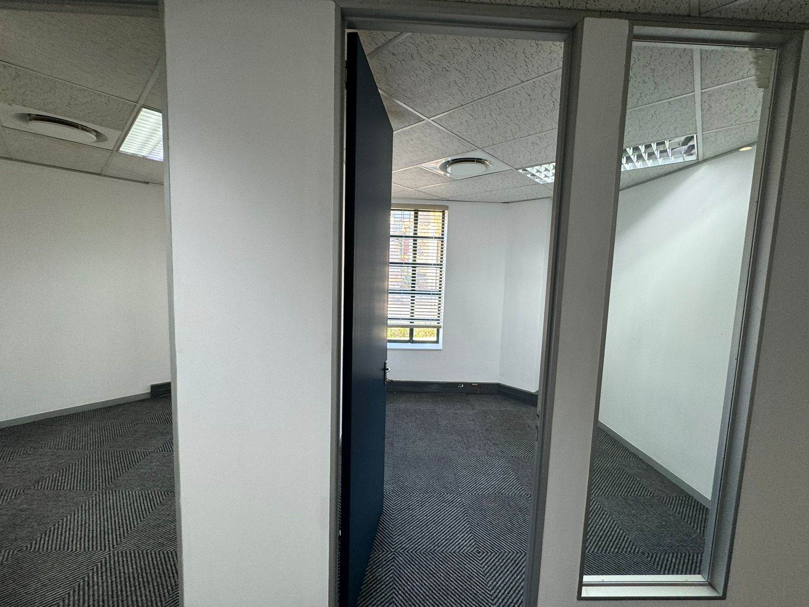498  m² Commercial space in Sunninghill photo number 18