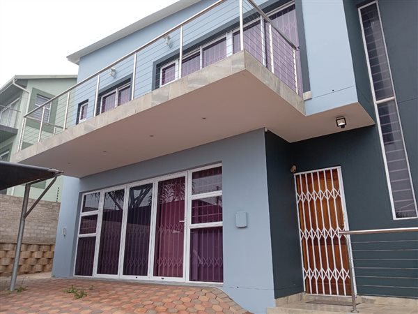 3 Bedroom House 3 Bedroom House