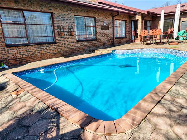 5 Bedroom House 5 Bedroom House