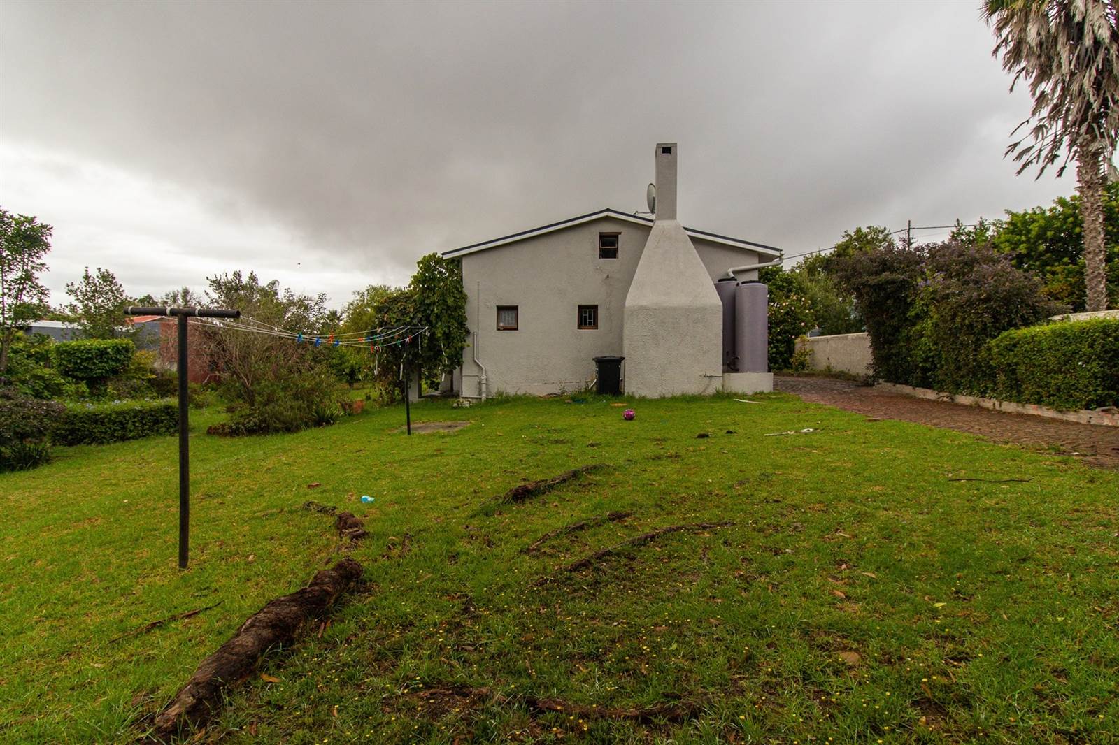 2 Bed House in Bredasdorp photo number 7