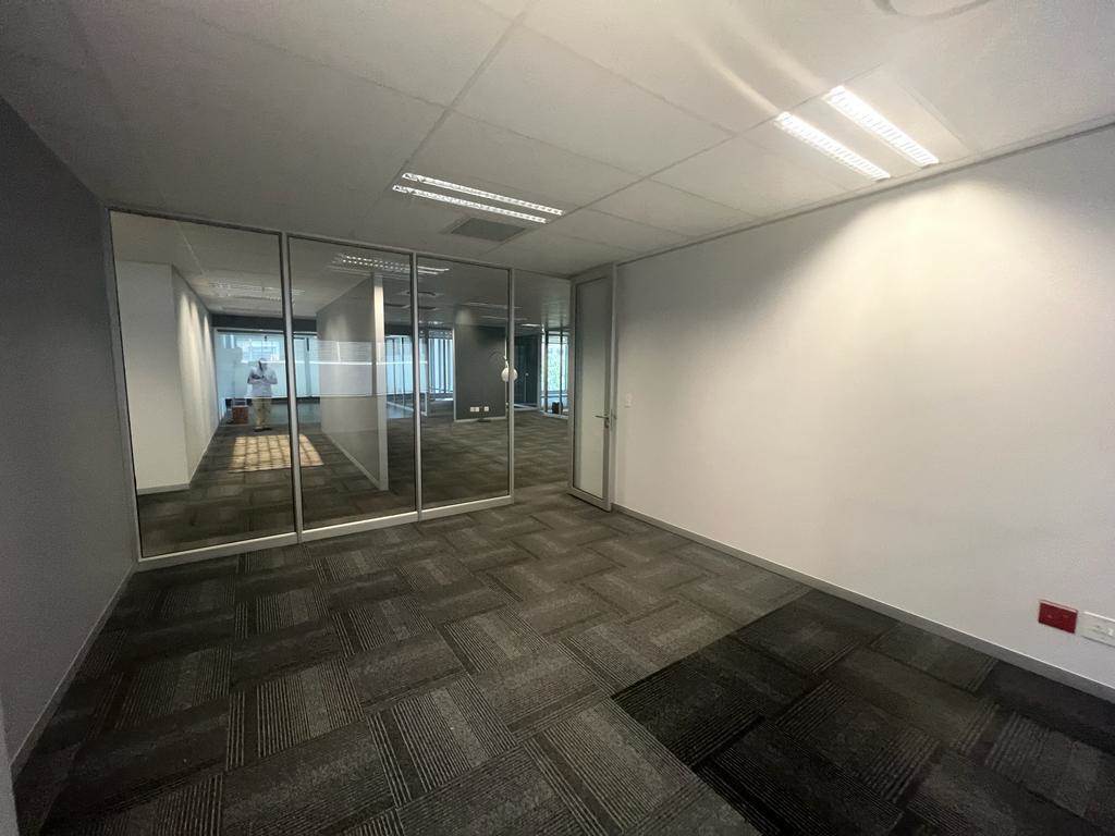 5200  m² Commercial space in Rosebank photo number 18