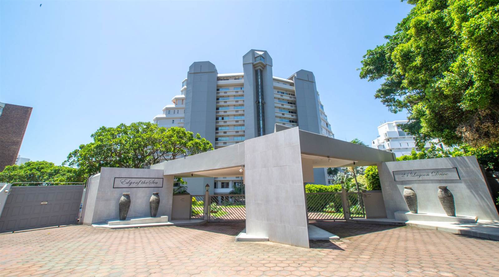4 Bed Apartment in Umhlanga Rocks photo number 1