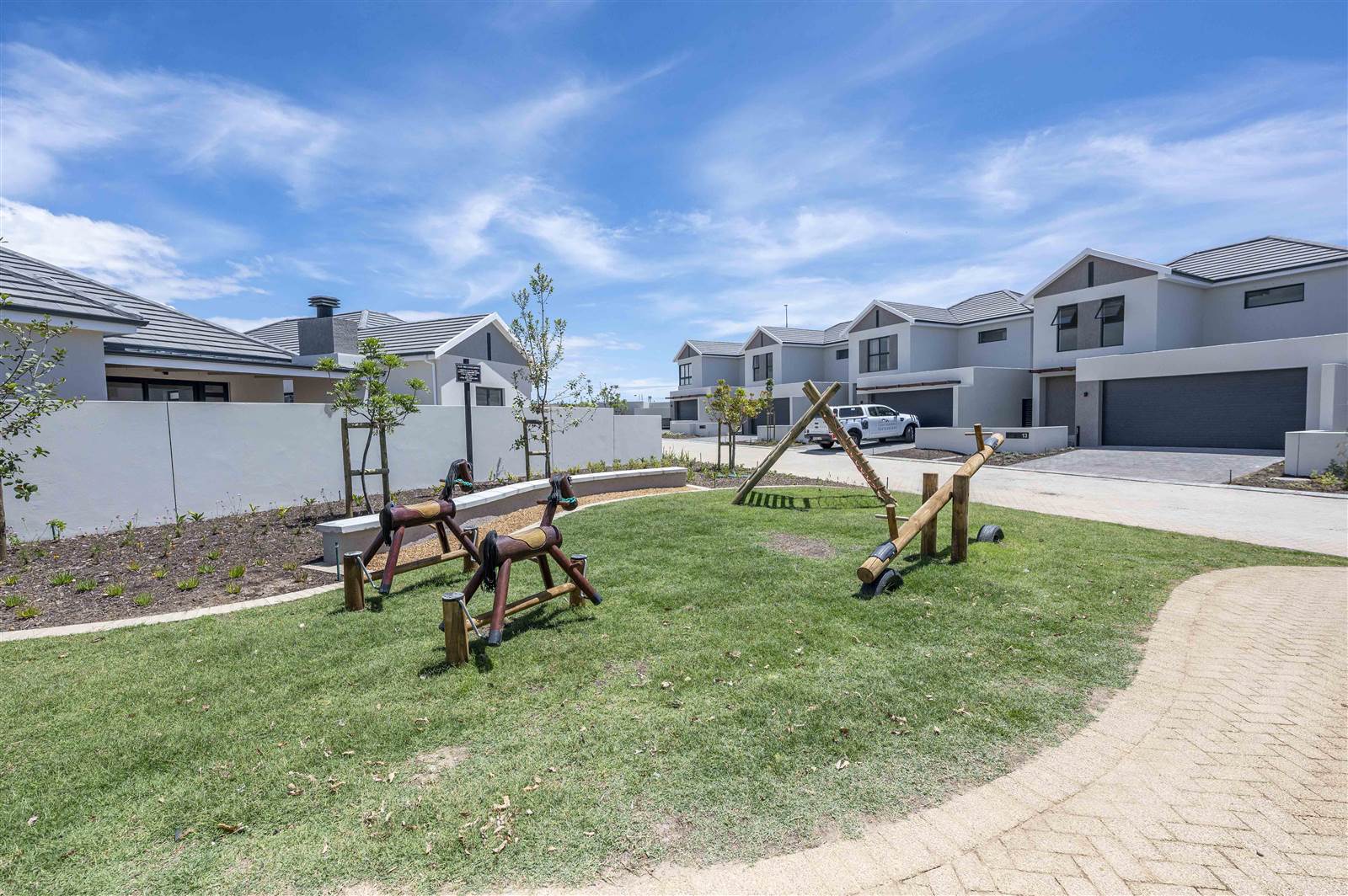 3 Bed House in Durbanville Central photo number 2
