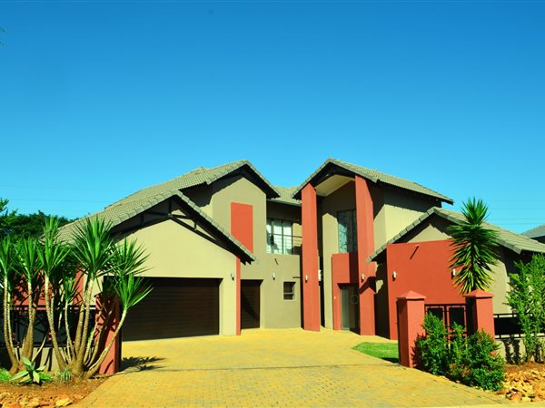 5 Bedroom House 5 Bedroom House