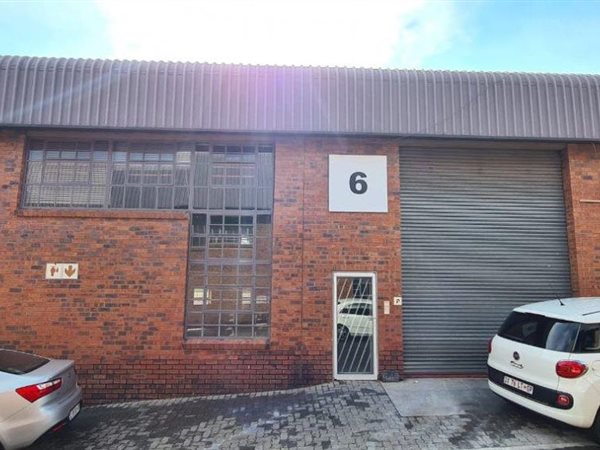 320  m² Commercial space in Eastgate