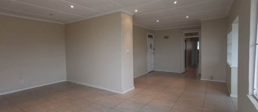 2 Bed Apartment in Musgrave photo number 14