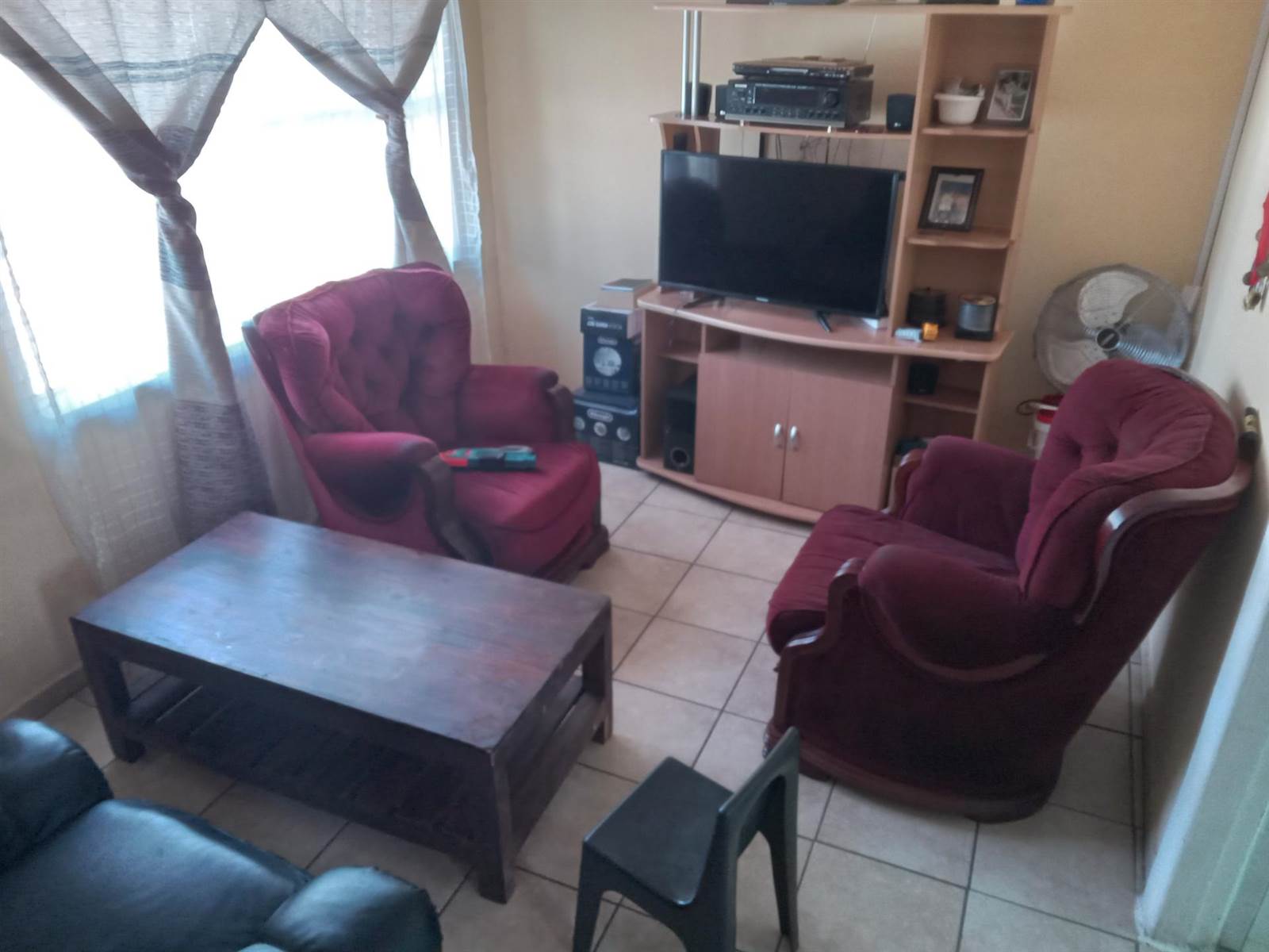 2 Bed House in Mofolo Central photo number 6