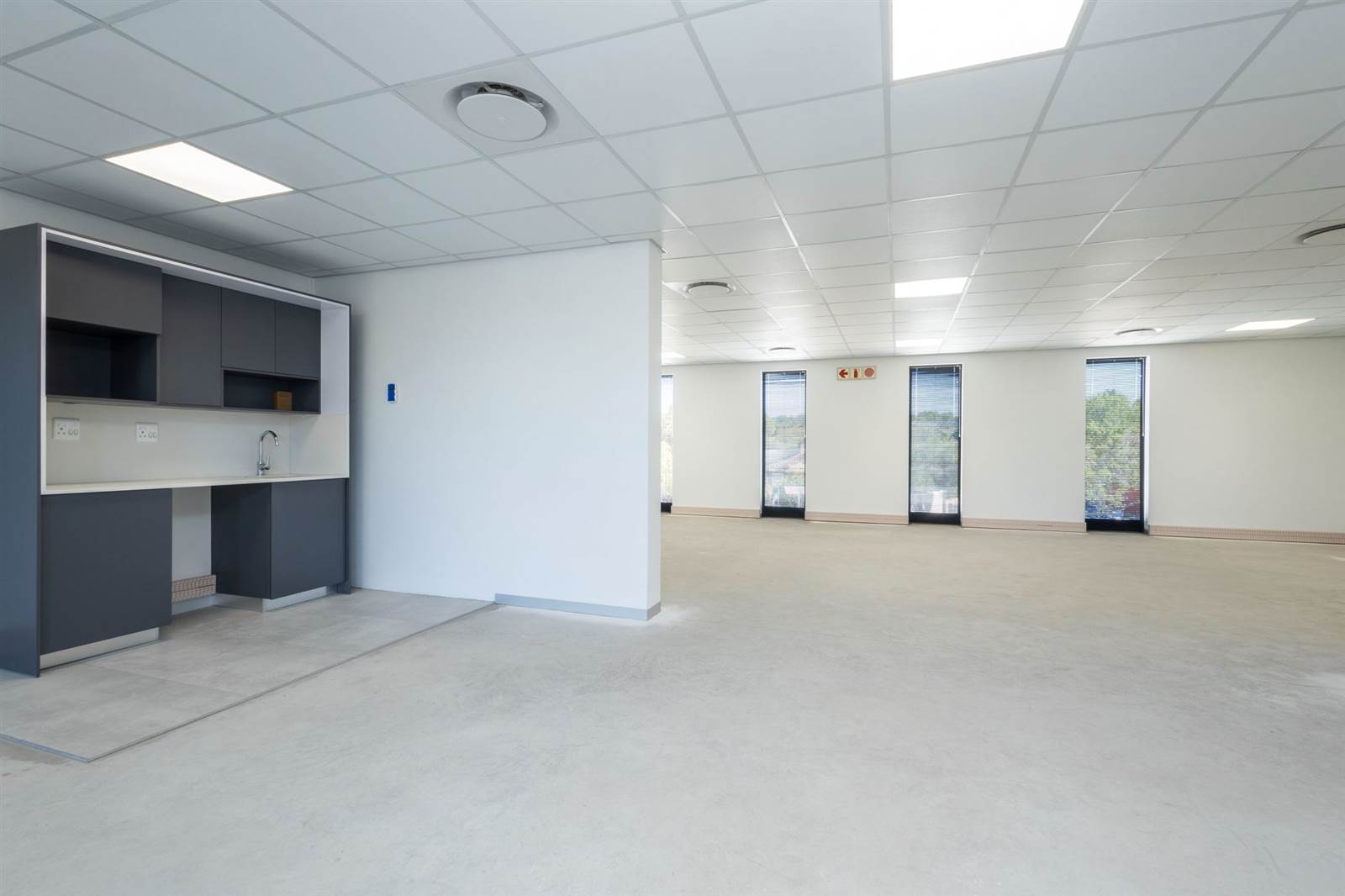 142  m² Office Space in Wellway Park photo number 6
