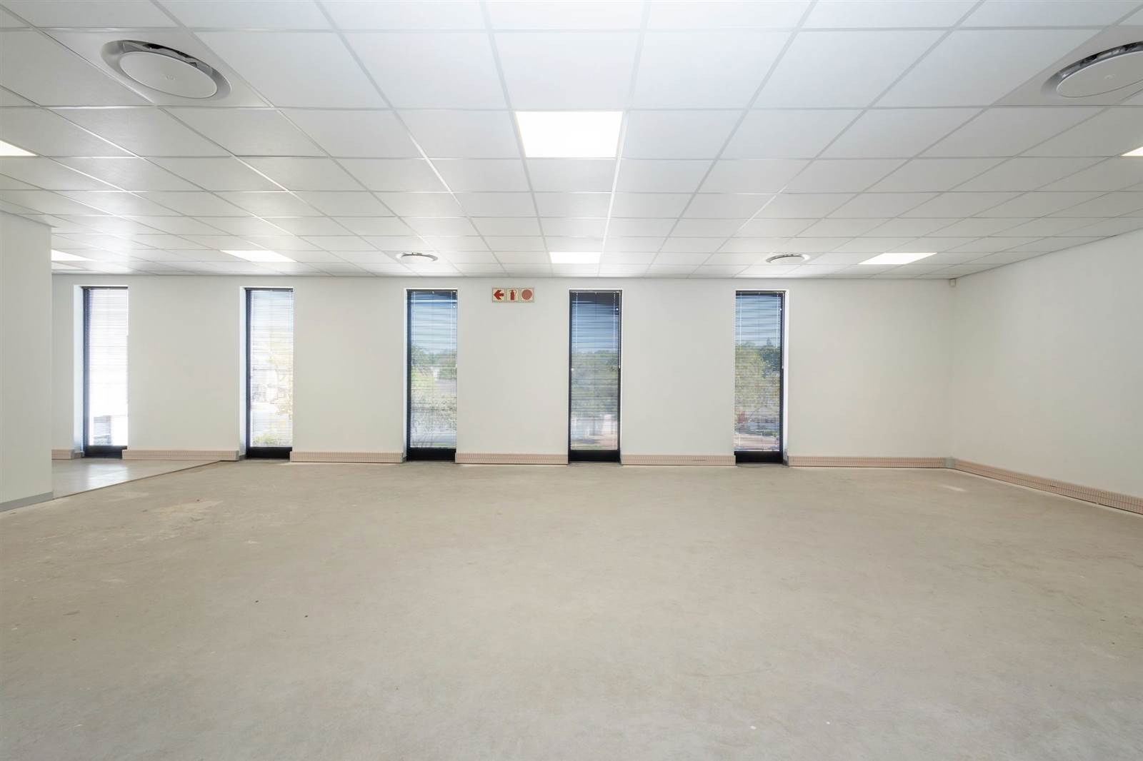 142  m² Office Space in Wellway Park photo number 17