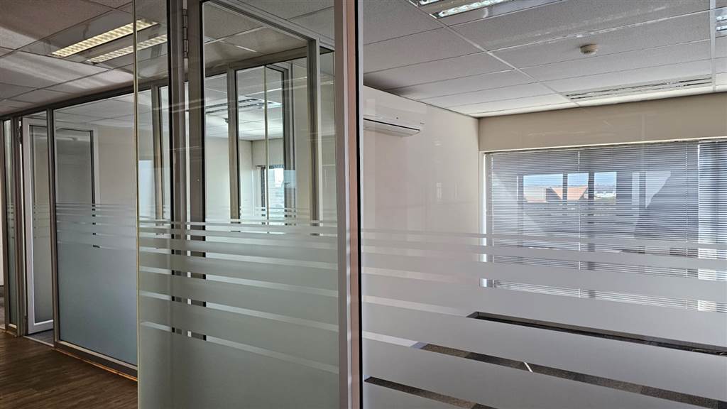 340  m² Office Space in Greenstone Hill photo number 9