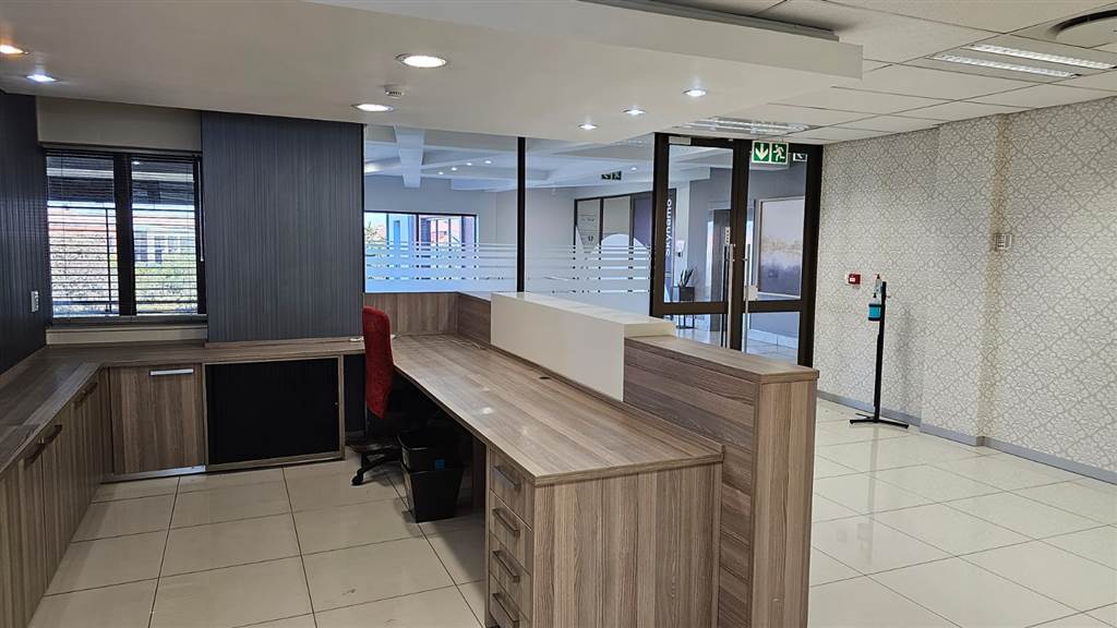 340  m² Office Space in Greenstone Hill photo number 5