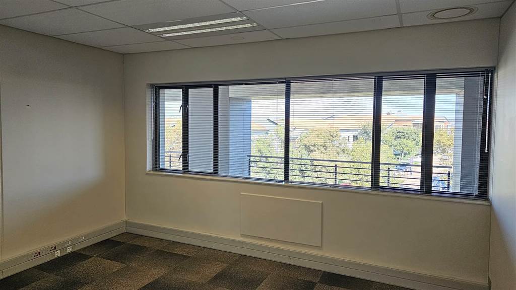 340  m² Office Space in Greenstone Hill photo number 10