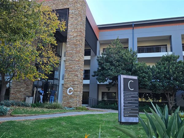 340  m² Office Space in Greenstone Hill