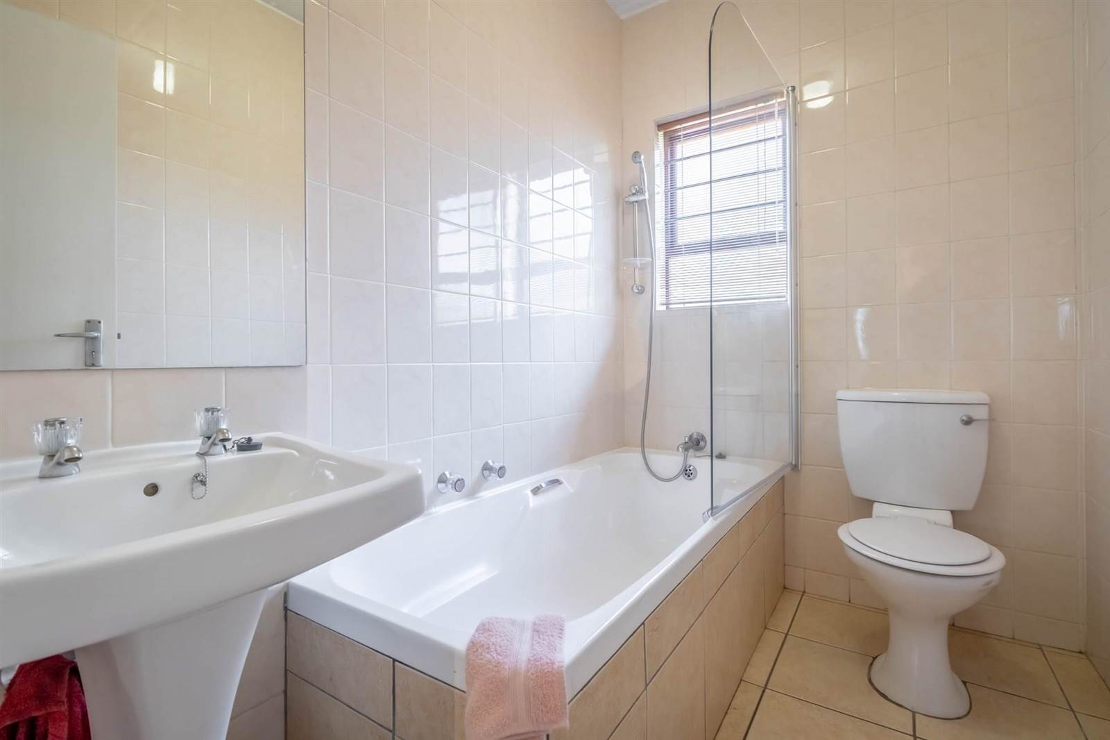 2 Bed Townhouse in Jukskei Park photo number 10