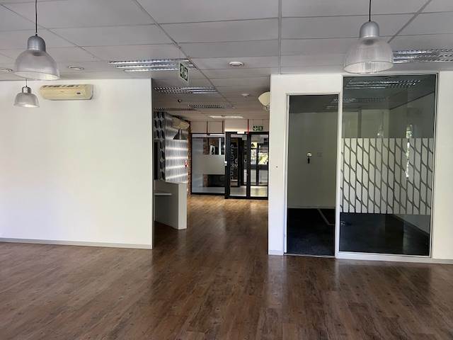 432  m² Commercial space in Rondebosch photo number 18