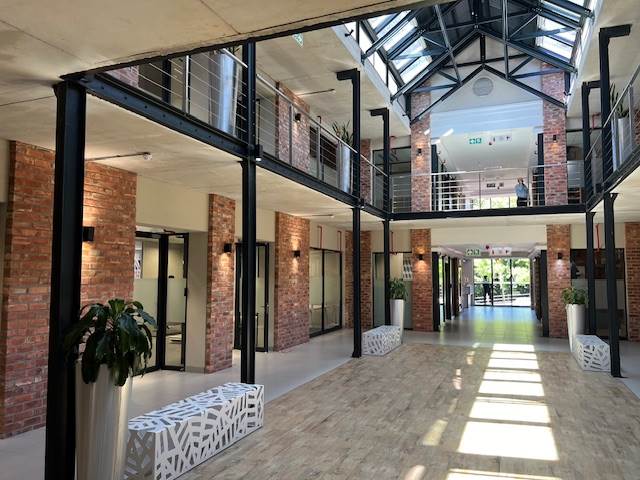 432  m² Commercial space in Rondebosch photo number 3