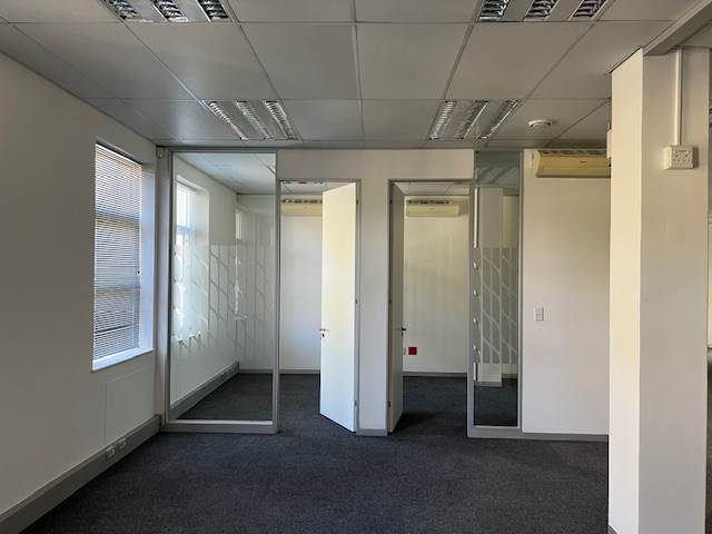 432  m² Commercial space in Rondebosch photo number 17