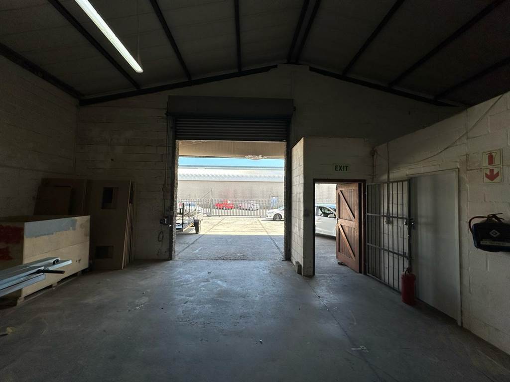 272  m² Industrial space in Ottery photo number 3