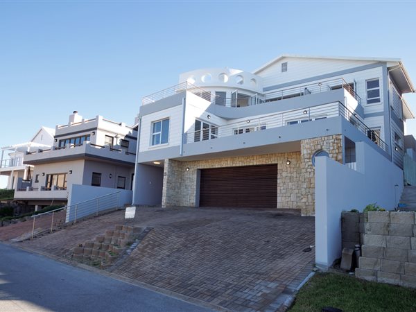 4 Bedroom House 4 Bedroom House