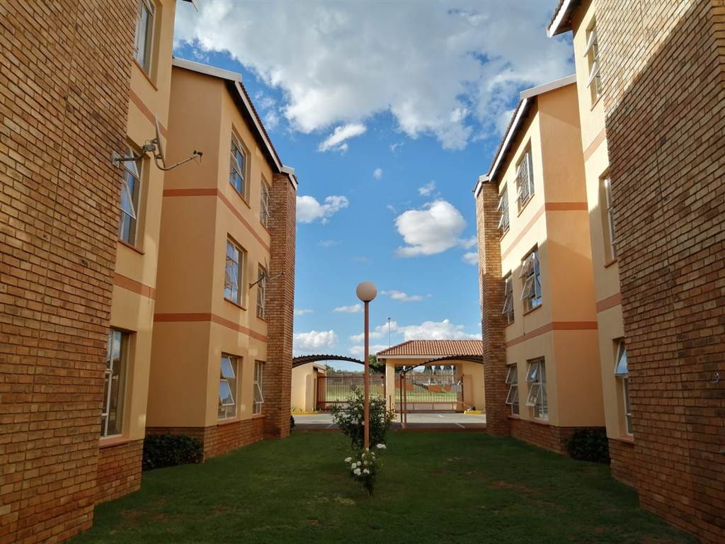 1 Bed Apartment in Kanoniers Park photo number 6