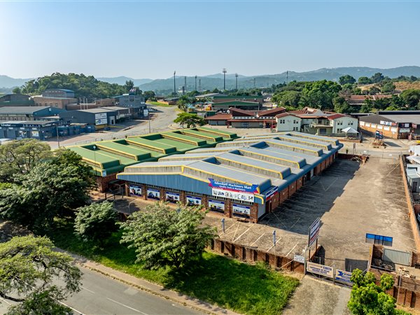 810  m² Industrial space