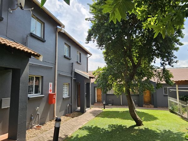 2 Bedroom Townhouse 2 Bedroom Townhouse