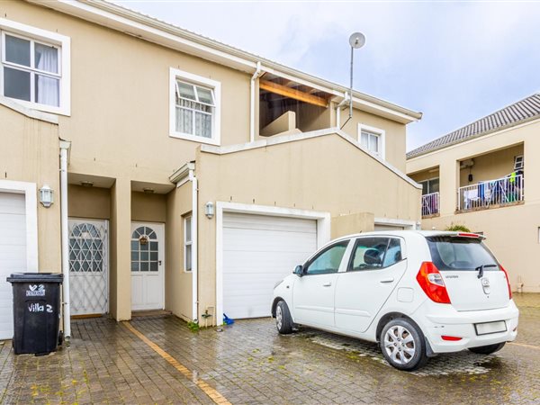 3 Bedroom Townhouse 3 Bedroom Townhouse