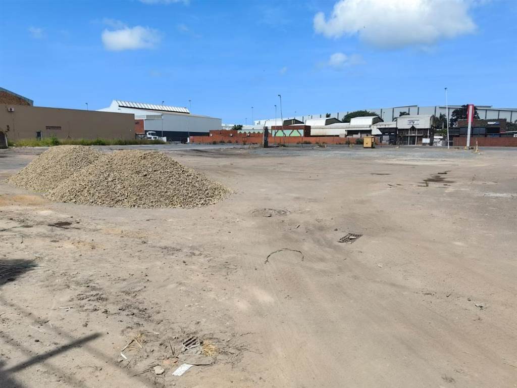 4100  m² Commercial space in Rossburgh photo number 3
