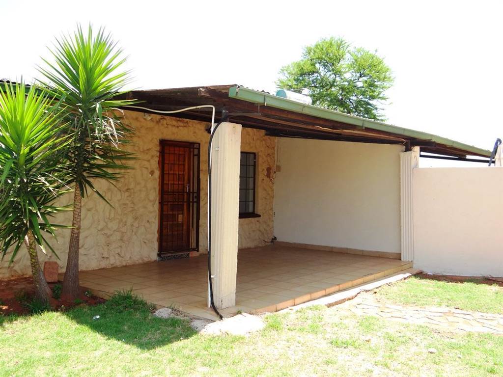 2 Bed Townhouse in Bashewa photo number 11