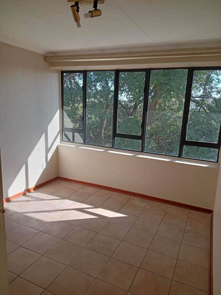 2.5 Bed Apartment in La Montagne photo number 9