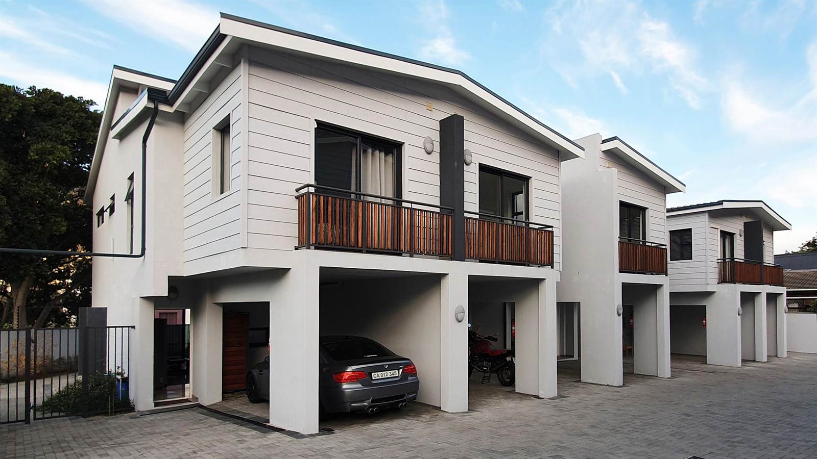 3 Bed Apartment in Hout Bay and surrounds photo number 5